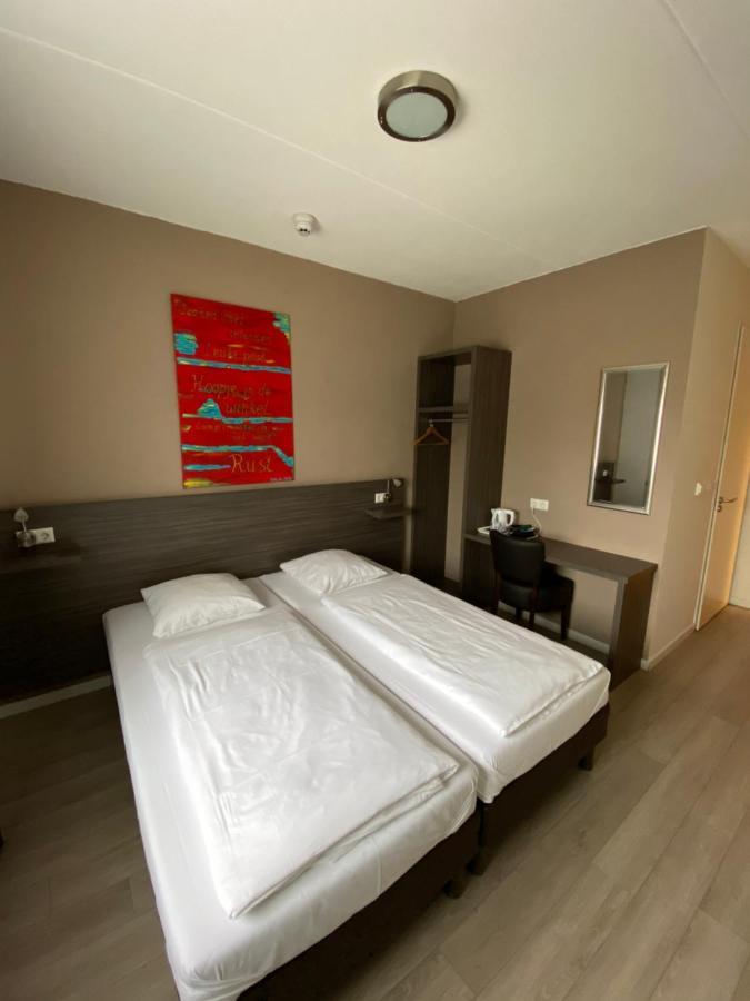 Hotel De Keizerskroon Amsterdam-Schiphol-Halfweg Bagian luar foto