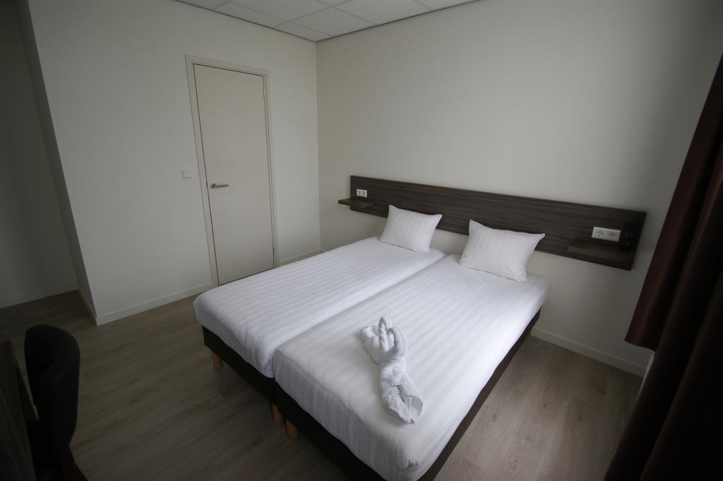 Hotel De Keizerskroon Amsterdam-Schiphol-Halfweg Bagian luar foto